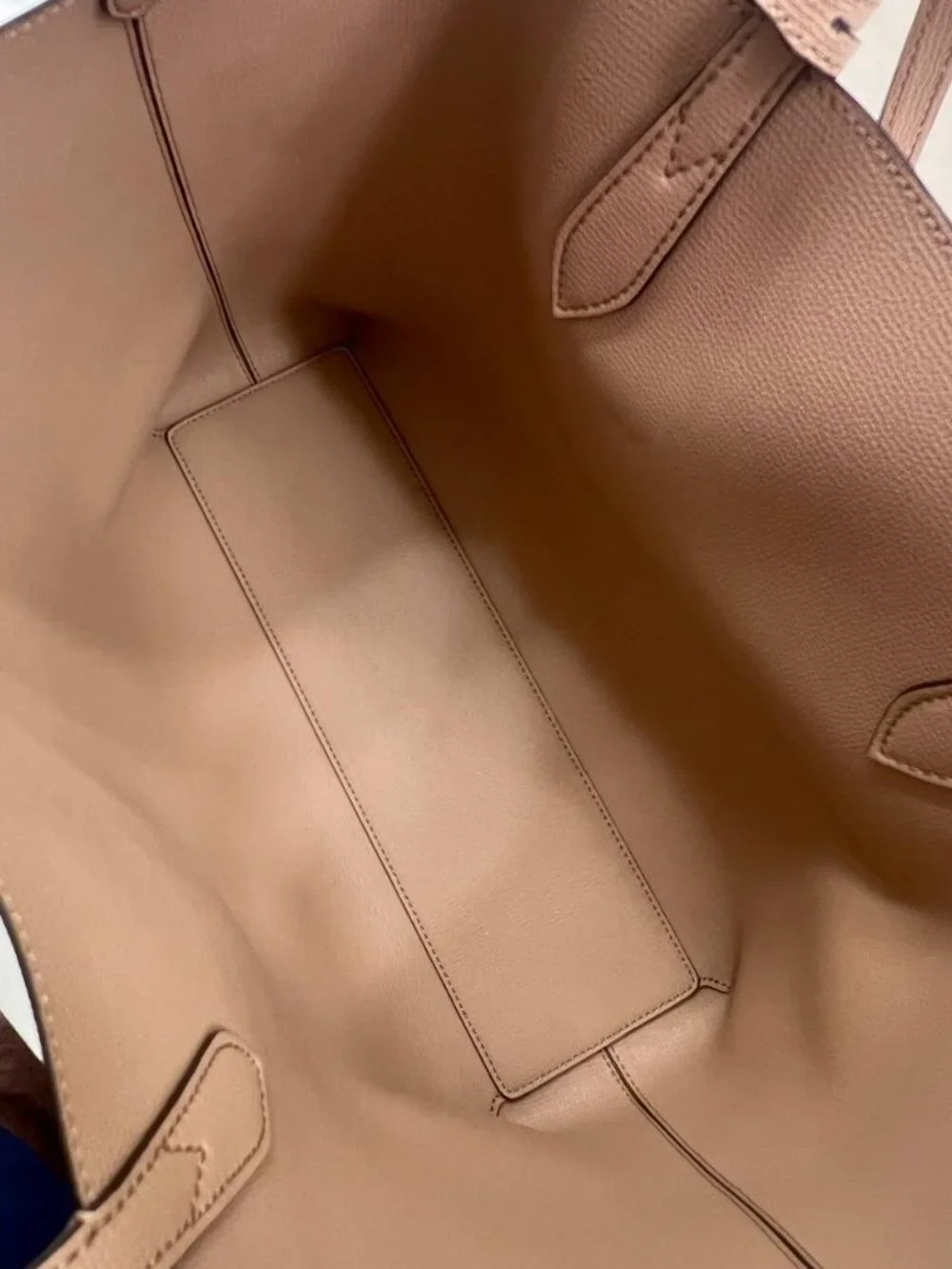 Burberry Medium Reversible House Check & Camel Leather Tote Bag - Picture 5 of 5